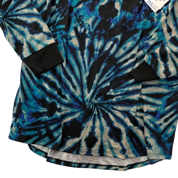 LuLaRoe Hudson Long Sleeve Shirt - Picture 3 of 3